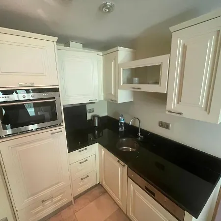 Gold Apartment *